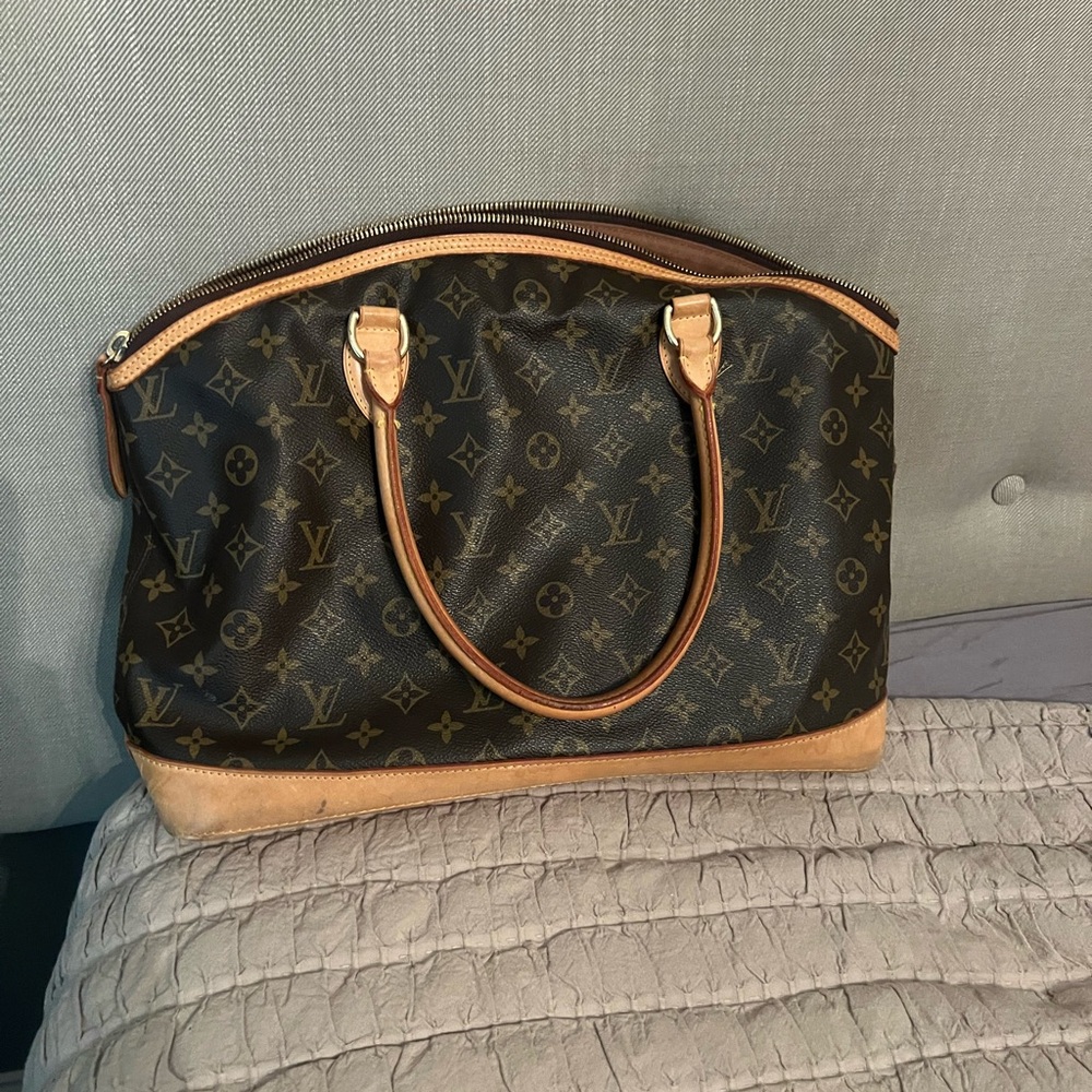 Authentic LV bag in good condition no dust bag. Message for more information